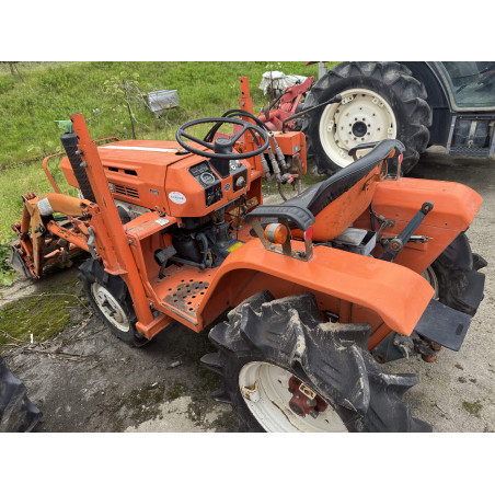 KUBOTA B1400 s čelným nakladačom