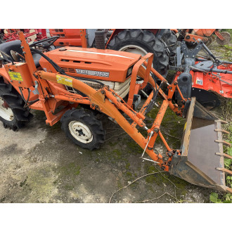 KUBOTA B1400 s čelným nakladačom